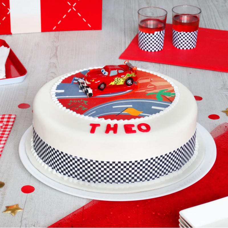 grand gateau Cars en pate à sucre enfants pâtisserie La Romainville