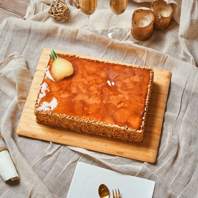Moka Poirier - Layercake à la crème poire et poires - Pâtisserie La Romainville Moka Poirier - Layercake à la crème poire et poires - Pâtisserie La Romainville