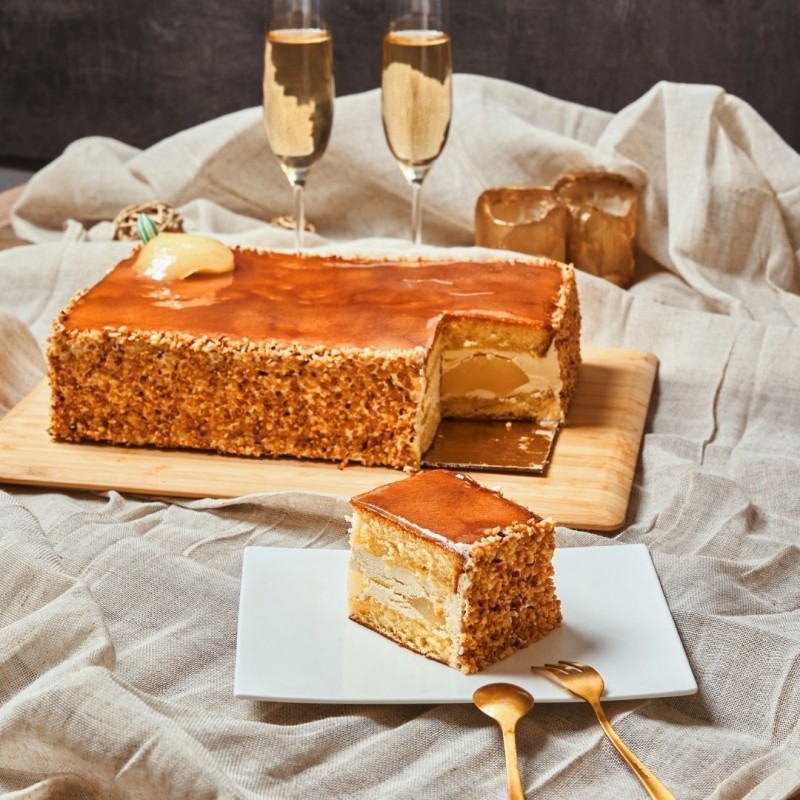 Moka Poirier - Layercake à la crème poire et poires - Pâtisserie La Romainville Moka Poirier - Layercake à la crème poire et poires - Pâtisserie La Romainville