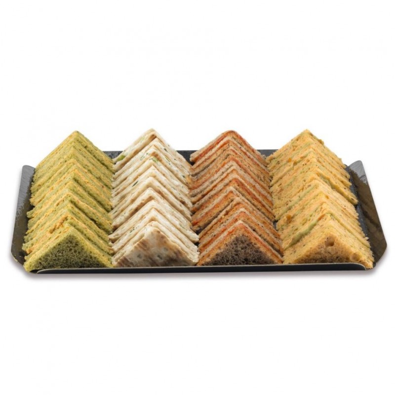 Plateau de petits fours salé - mini club sandwichs Plateau de petits fours salé - mini club sandwichs